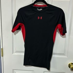 Small Under Armour compression heat gear short sleeve black with red accent